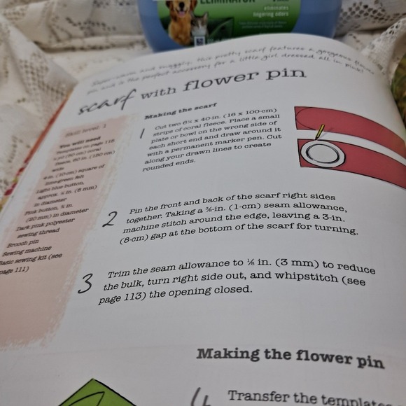 Fleece Fantastic Craft Book 35 Quick Projects Sewing Scarves Hats‎ More - Picture 4 of 5